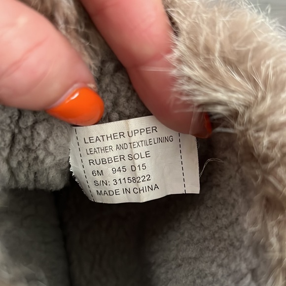 Tory Burch fur shoes. Size 6M - Picture 8 of 8